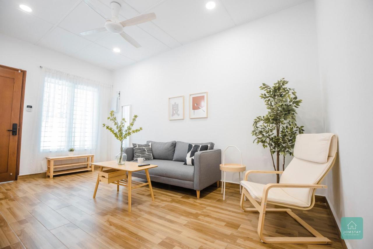 Jomstay Muji 19 & 7 Inn Ipoh Garden 8-10 Pax Exterior photo