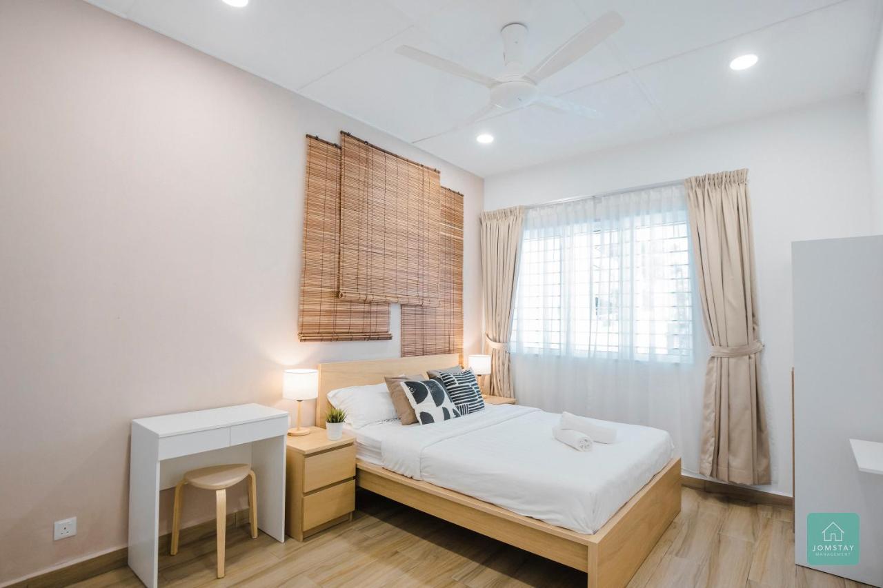 Jomstay Muji 19 & 7 Inn Ipoh Garden 8-10 Pax Exterior photo